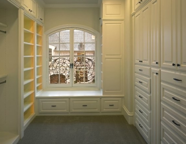 Closet & Pantry